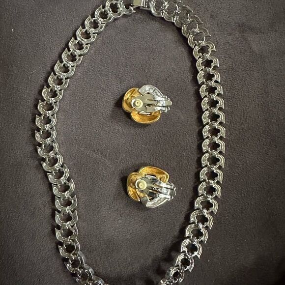 Vintage two-tone, heavy gold and silver necklace matching real Carolee earings - Picture 5 of 11